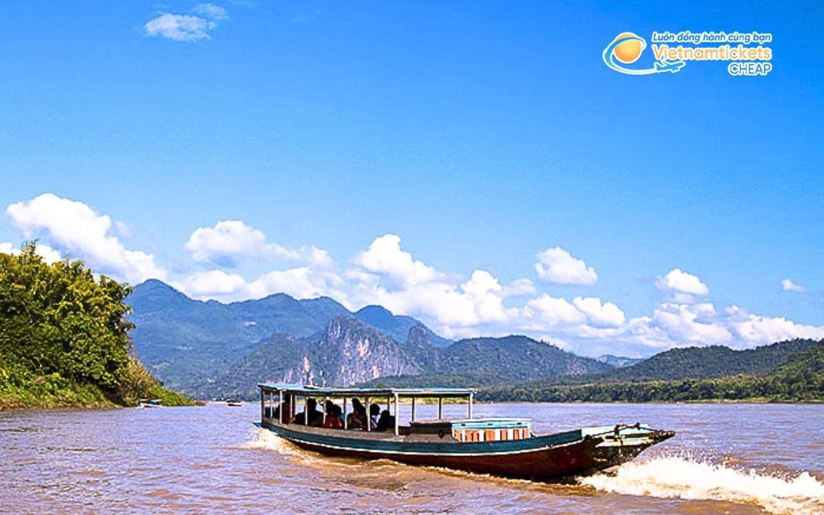 Vé máy bay đi Muang Pakbeng bao nhiêu tiền?