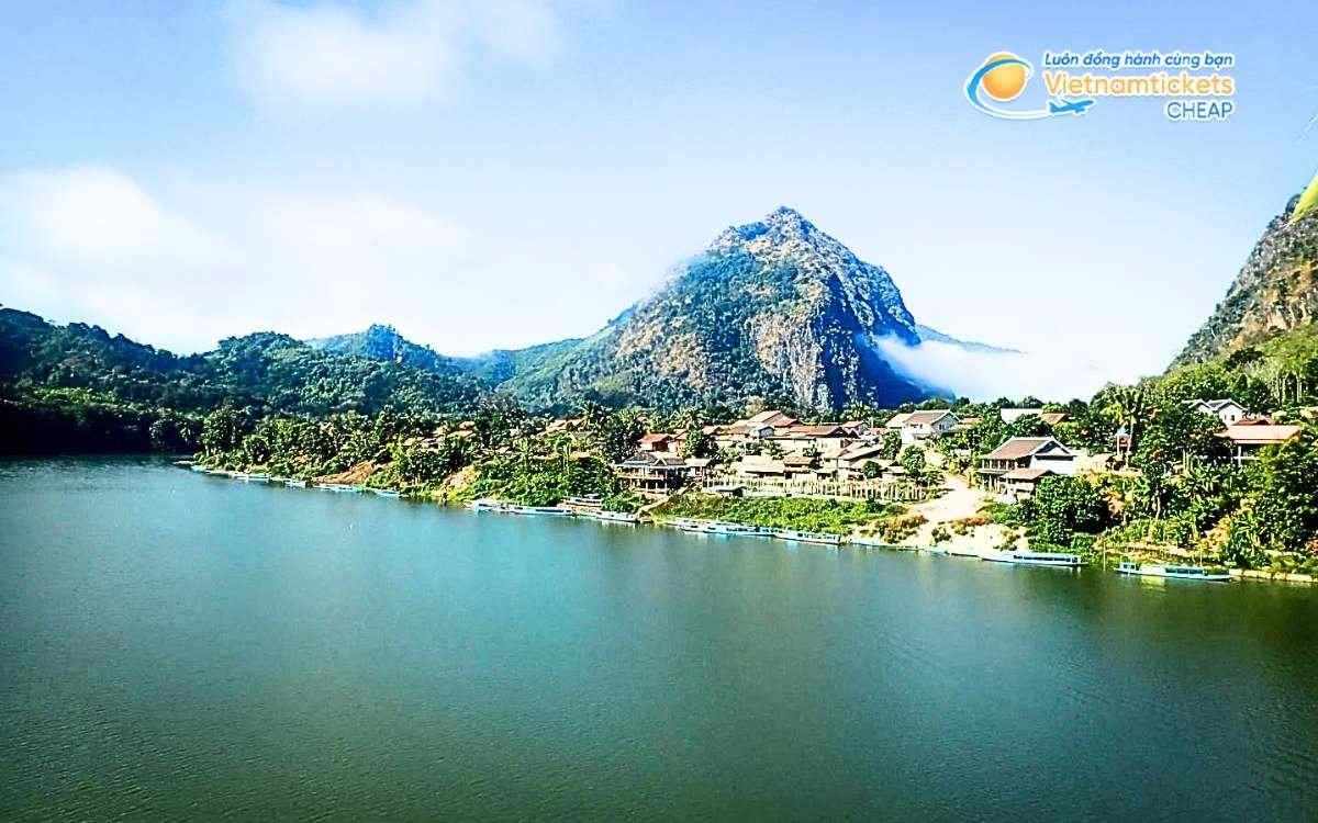 Vé máy bay đi Muang Samphanh bao nhiêu tiền?