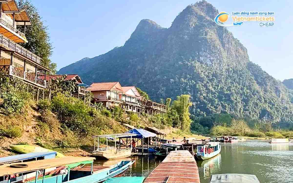 Vé máy bay đi Muang Tonpheung bao nhiêu tiền?