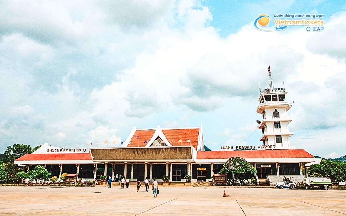 Bay đến Muang Xay hạ cánh ở sân bay nào?