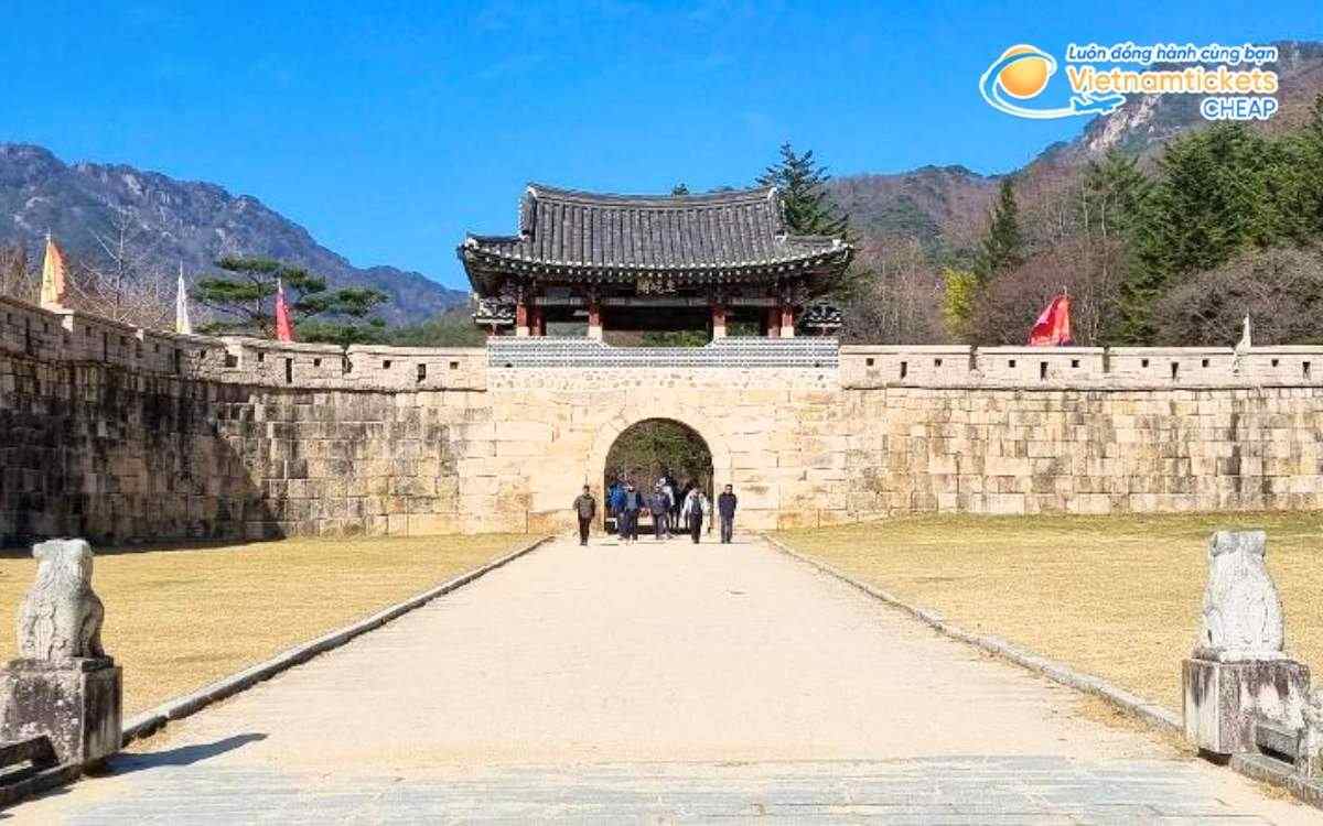V&eacute; m&aacute;y bay đi Mungyeong bao nhi&ecirc;u tiền?