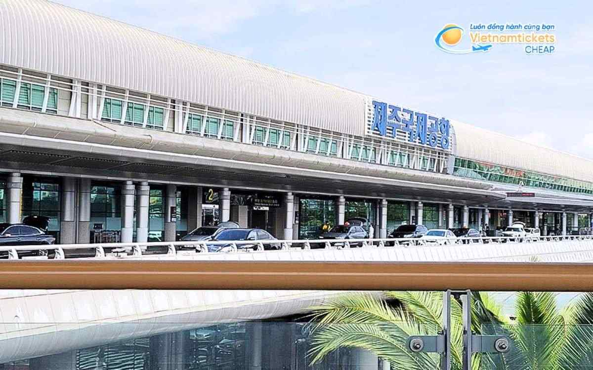 Bay đến Naju hạ cánh ở sân bay nào?