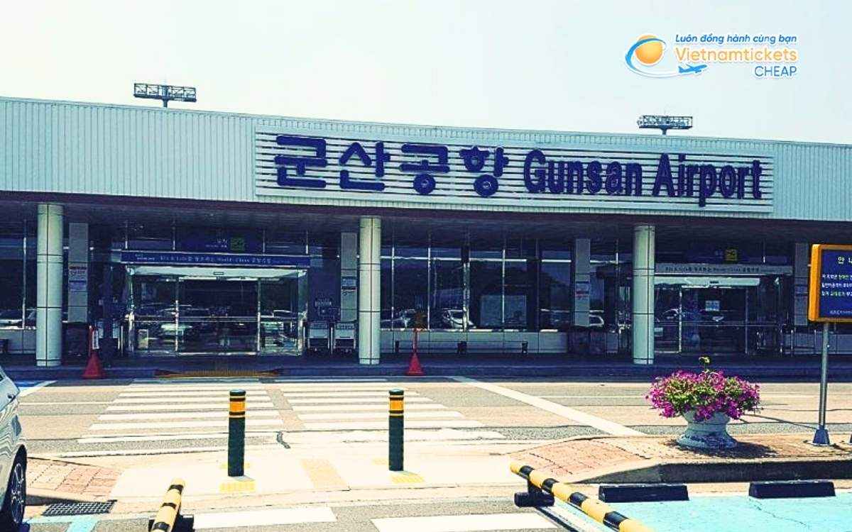 Bay đến Namwon hạ cánh ở sân bay nào?