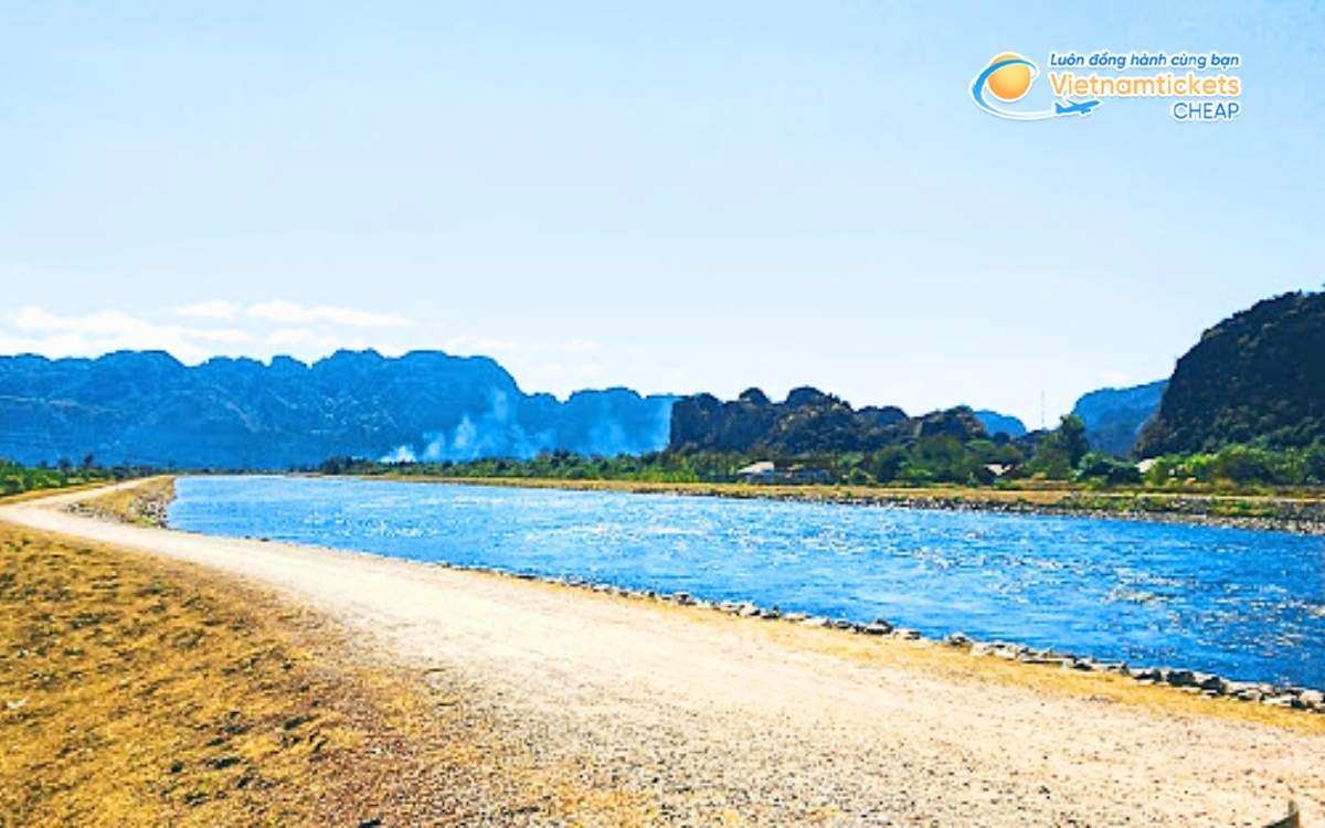 Vé máy bay đi Nhommalath bao nhiêu tiền?