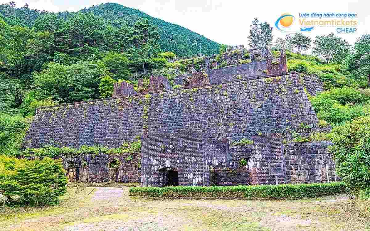 Vé máy bay đi Niihama bao nhiêu tiền?