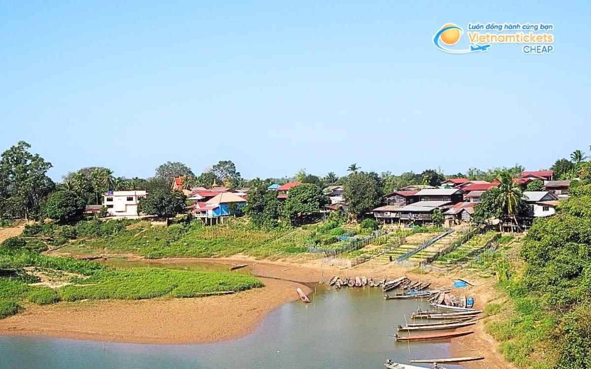 V&eacute; m&aacute;y bay đi Pakkading bao nhi&ecirc;u tiền?