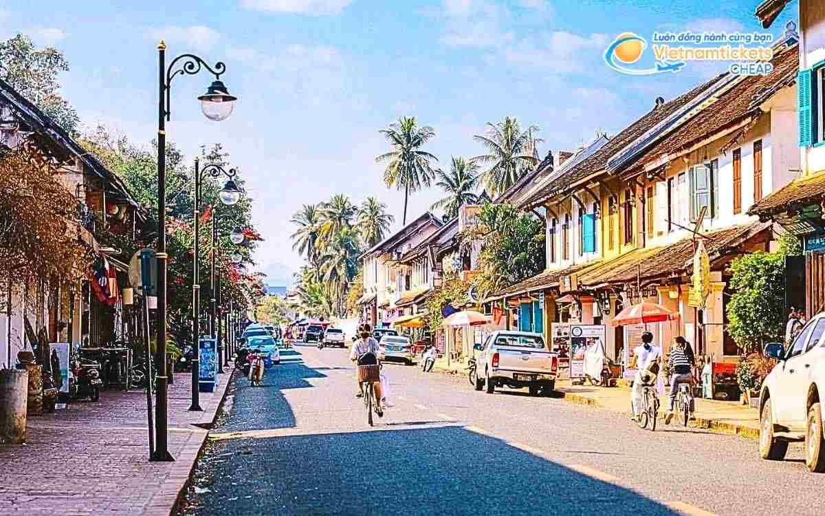 Vé máy bay đi Phonthong bao nhiêu tiền?