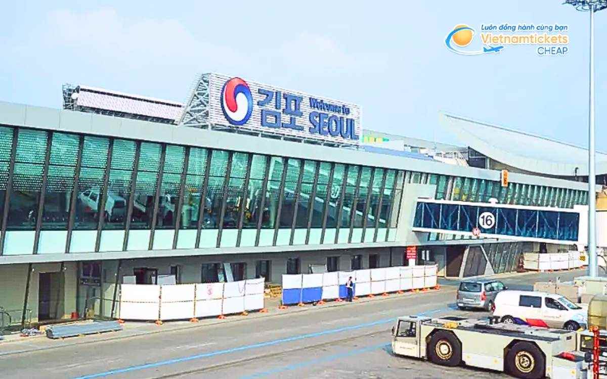 Bay đến Pocheon hạ cánh ở sân bay nào?