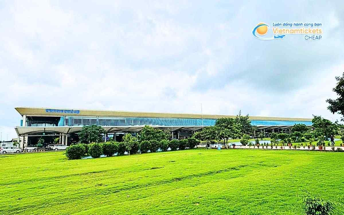 Bay đến Prayagraj hạ cánh ở sân bay nào?