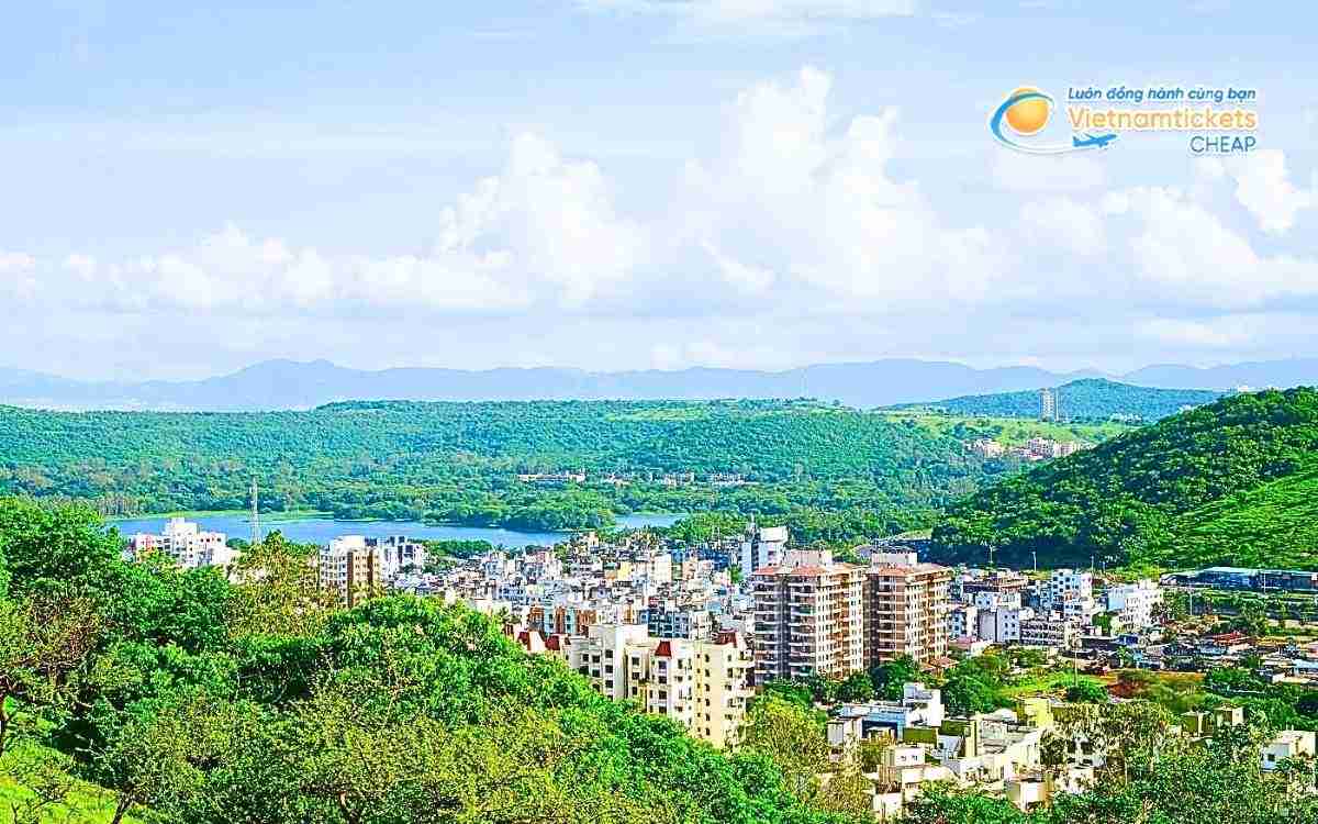 Vé máy bay đi Pune bao nhiêu tiền?