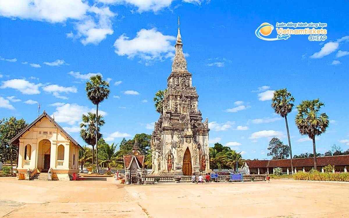Vé máy bay đi Savannakhet bao nhiêu tiền?
