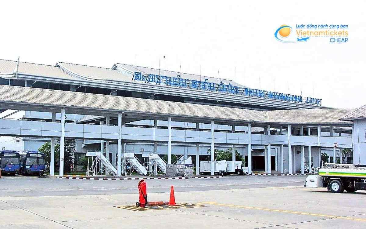 Bay đến Sisattanak hạ cánh ở sân bay nào?