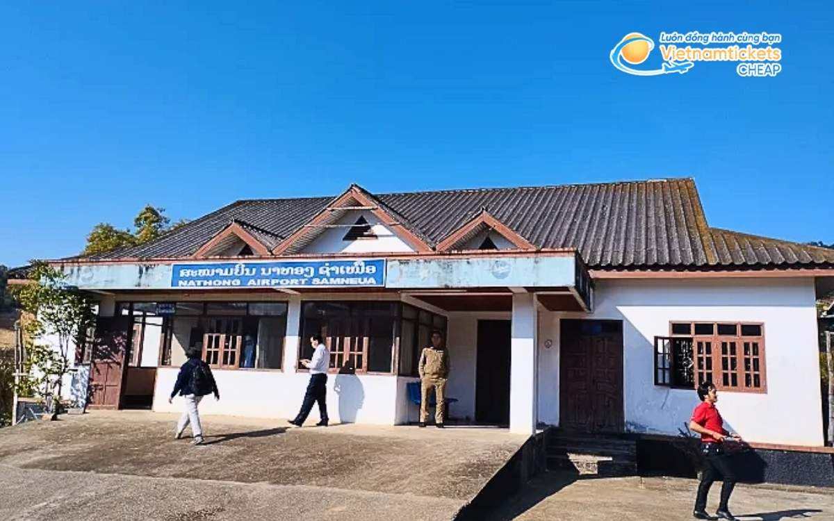 Bay đến Sốp B&acirc;u hạ c&aacute;nh ở s&acirc;n bay n&agrave;o?