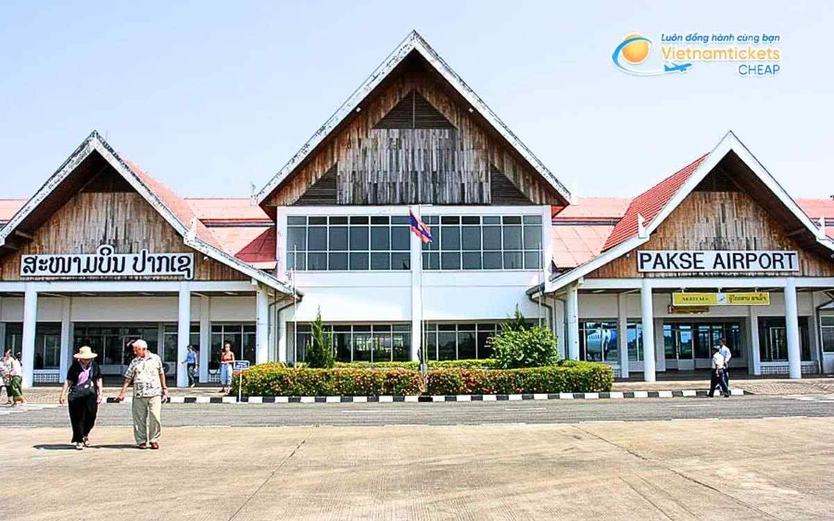 Bay đến Soukhouma hạ cánh ở sân bay nào?