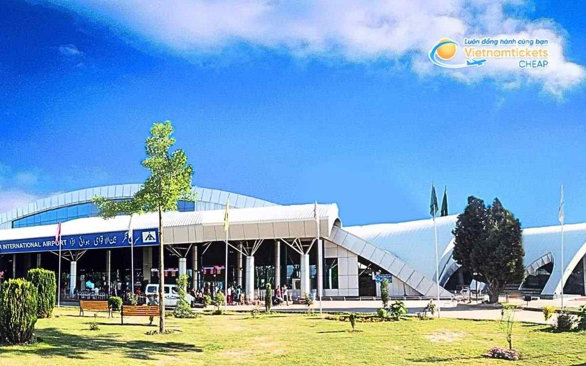 Bay đến Srinagar hạ cánh ở sân bay nào?