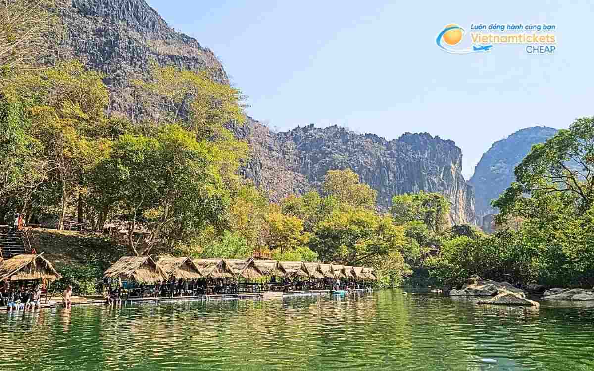 Vé máy bay đi Thakhek bao nhiêu tiền?