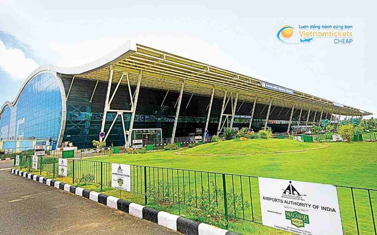 Bay đến Thiruvananthapuram hạ cánh ở sân bay nào?