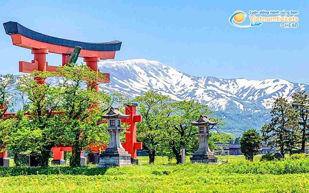 Vé máy bay đi Tsuruoka bao nhiêu tiền?