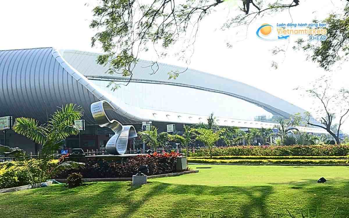 Bay đến Vadodara hạ cánh ở sân bay nào?