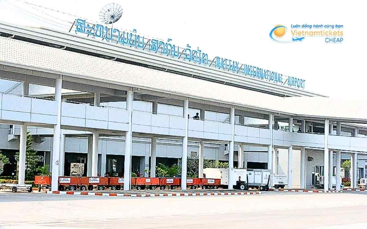 Bay đến Viengkham hạ cánh ở sân bay nào?