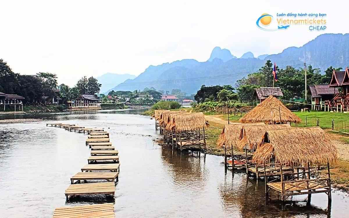 Vé máy bay đi Viengphoukha bao nhiêu tiền?