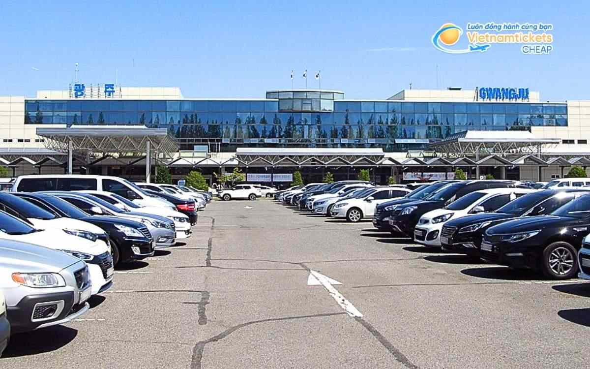 Bay đến Wando hạ cánh ở sân bay nào?