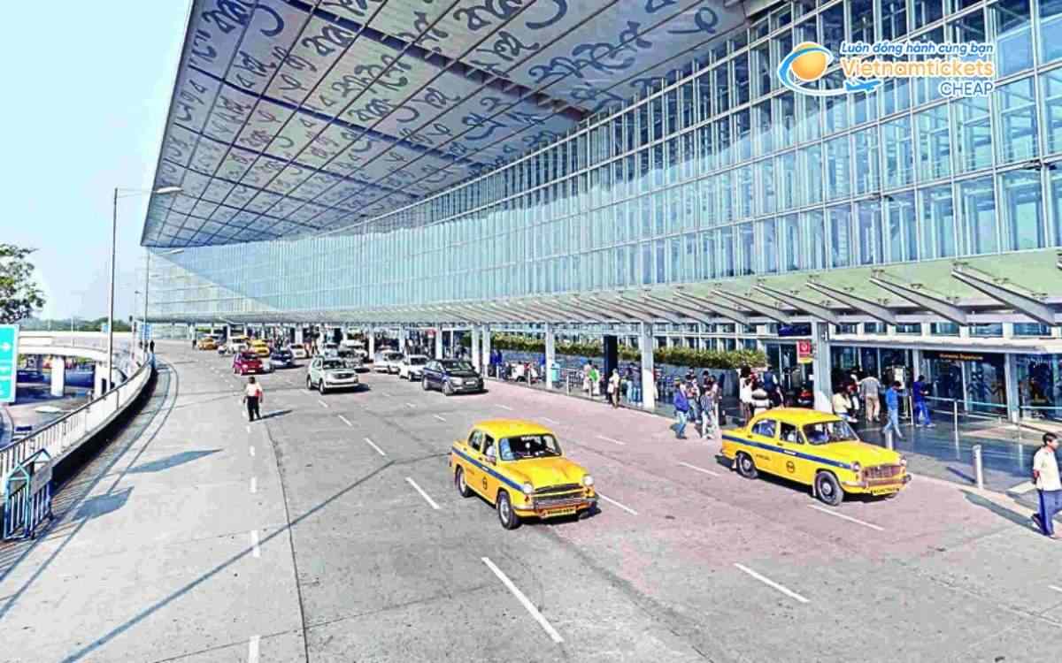 Bay đến West Bengal  hạ cánh ở sân bay nào?