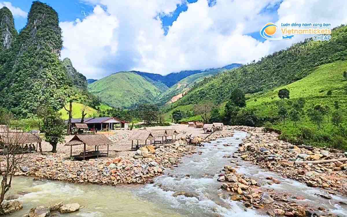 Vé máy bay đi Xaisomboun bao nhiêu tiền?