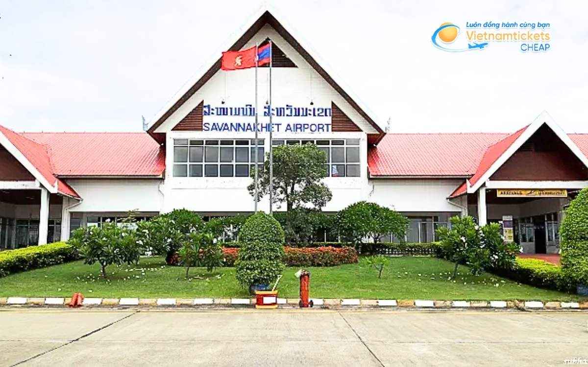 Bay đến Xayphouthong hạ cánh ở sân bay nào?