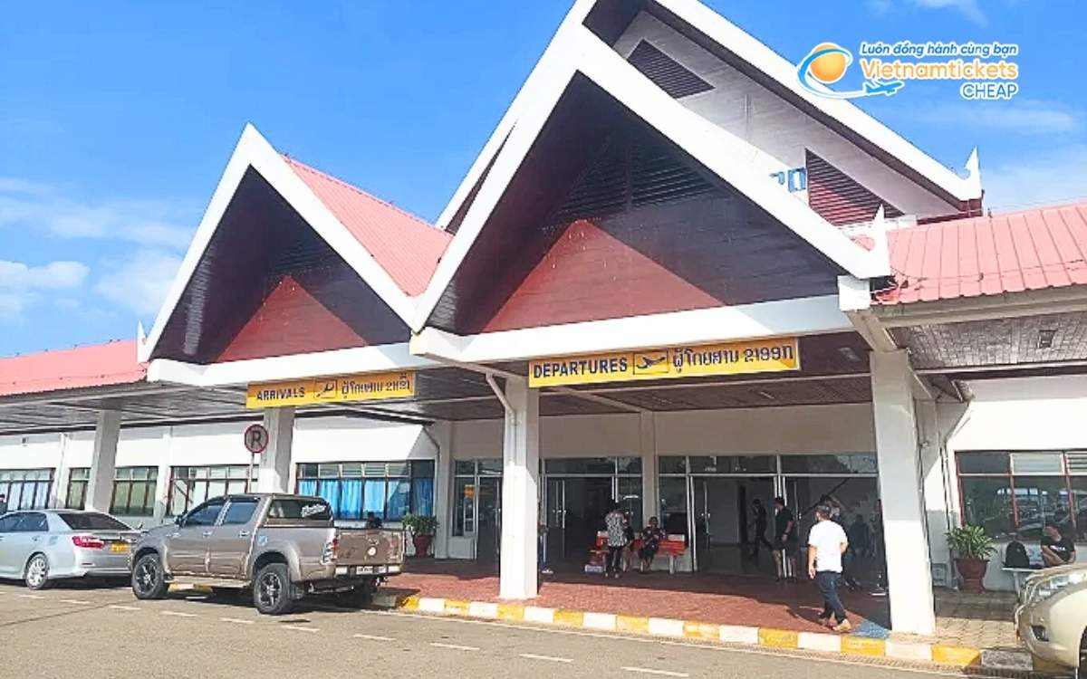 Bay đến Xebangfai hạ cánh ở sân bay nào?