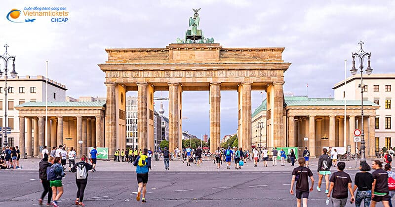 Thăm quan cổng Brandenburg của Berlin