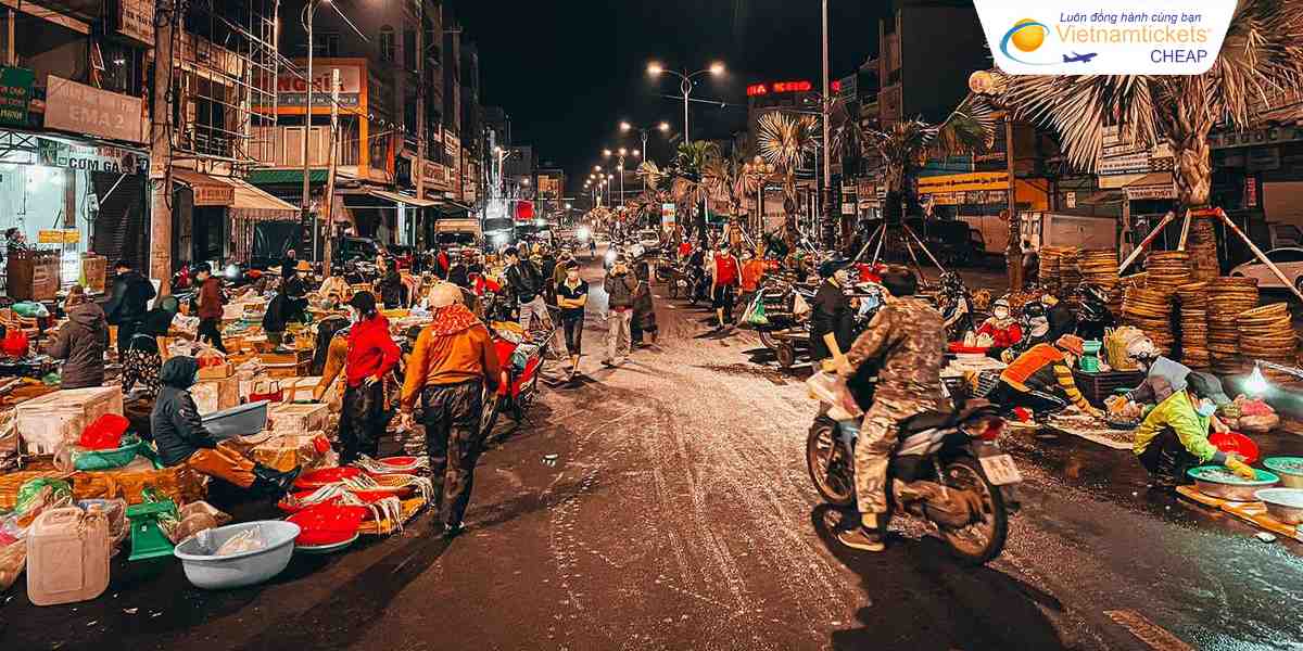 Chợ đêm Pleiku