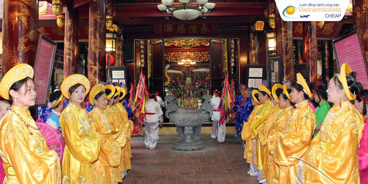 Lễ hội đền Bạch Mã
