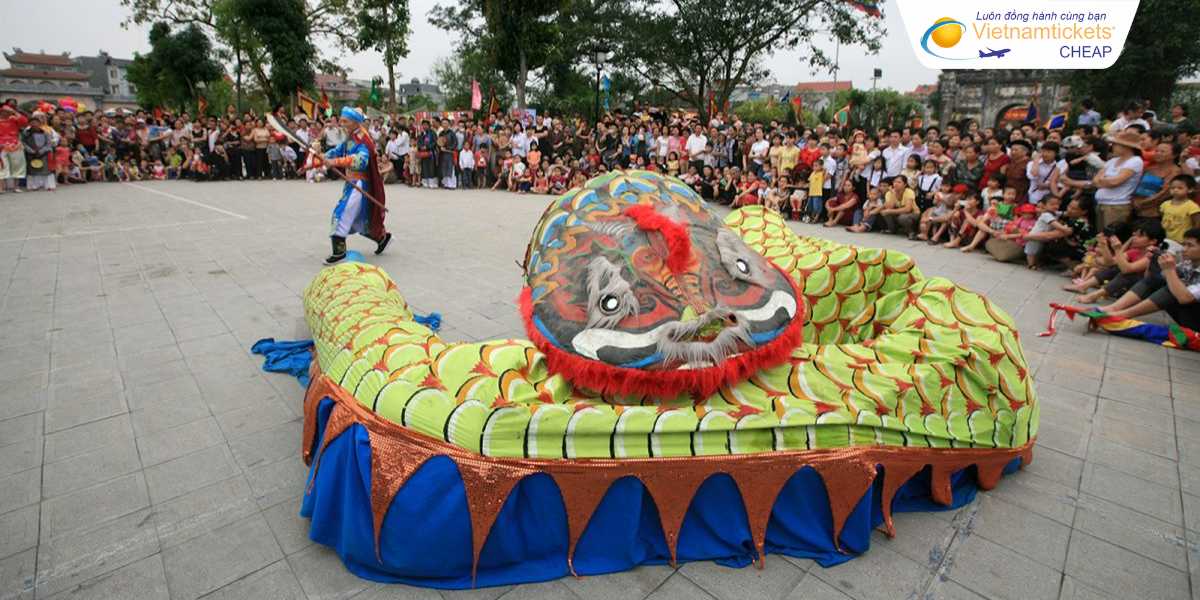 Lễ hội làng Lệ Mật