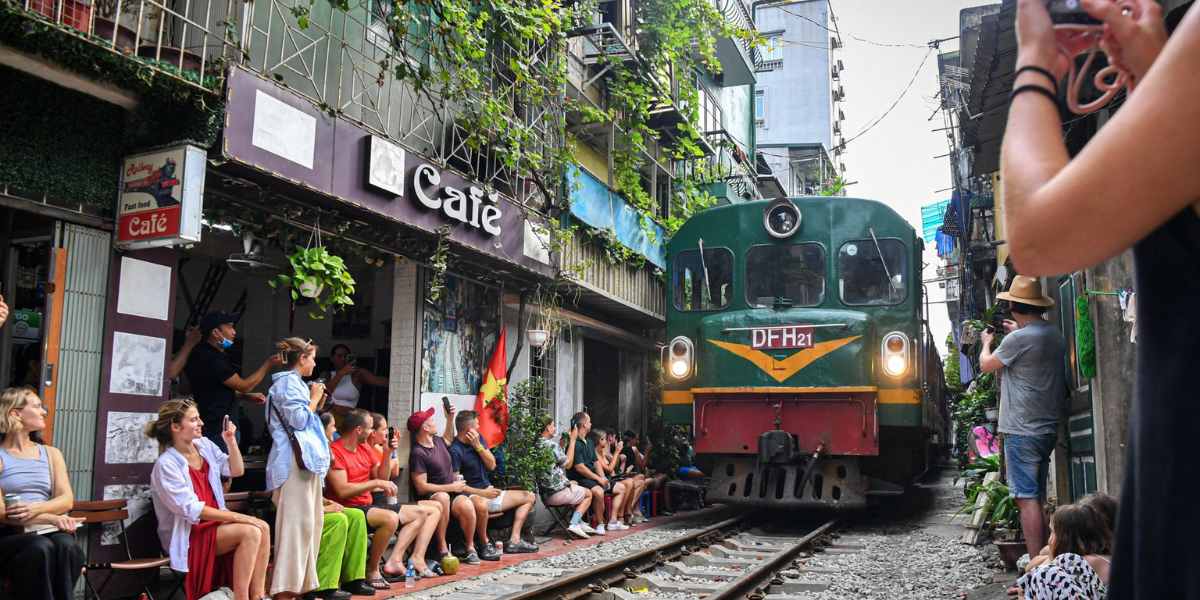 Phố đường tàu nổi tiếng ở Hà Nội