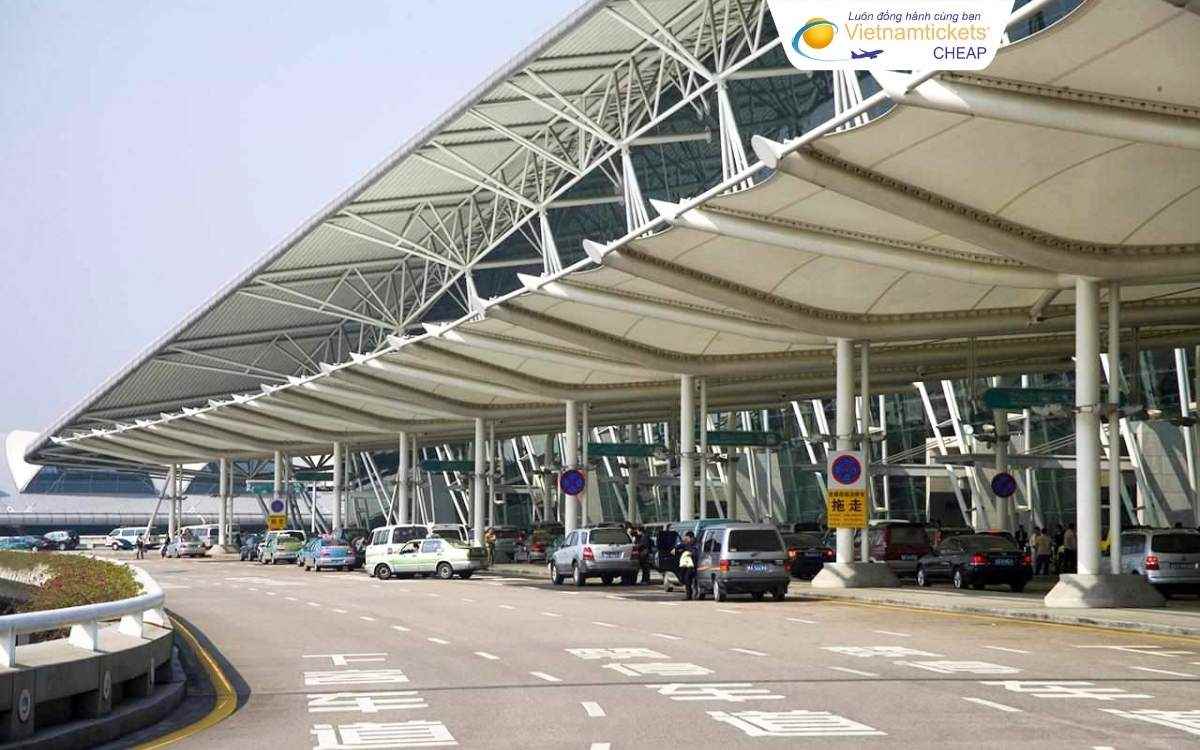 Di chuyển từ sân bay đến Phượng Hoàng Cổ Trấn