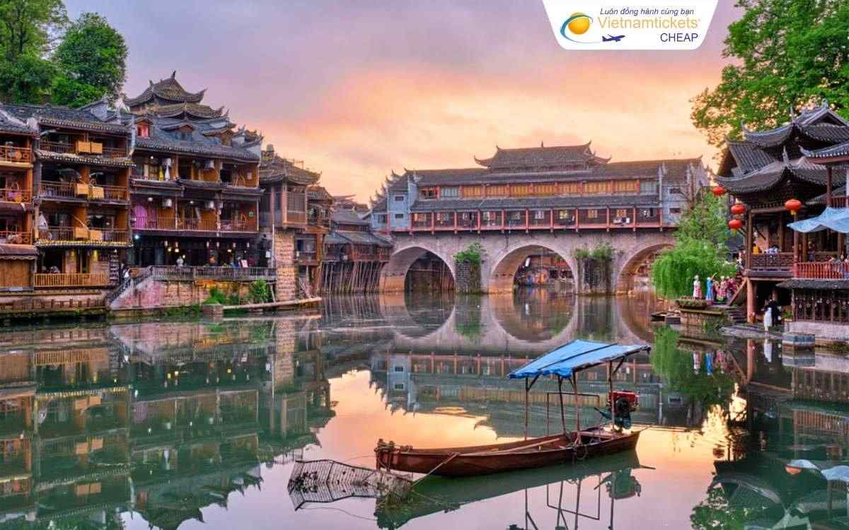 Mẹo du lịch Phượng Hoàng Cổ Trấn