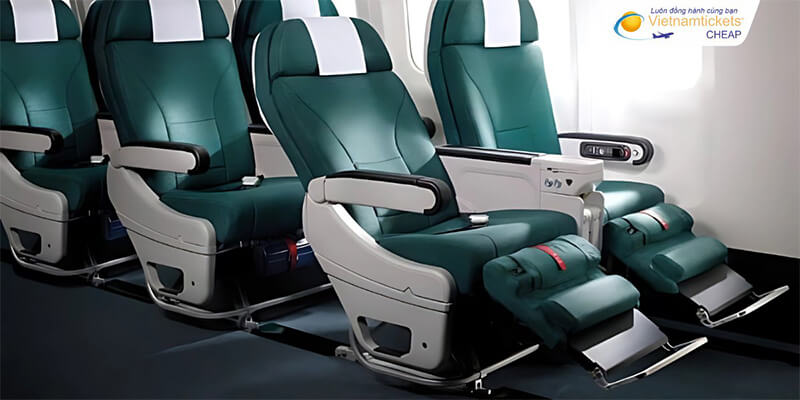 ghế premium economy cathay pacific
